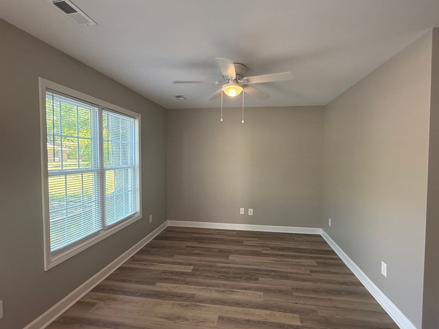 Graham Apartment: 317 E. GILBREATH STREET