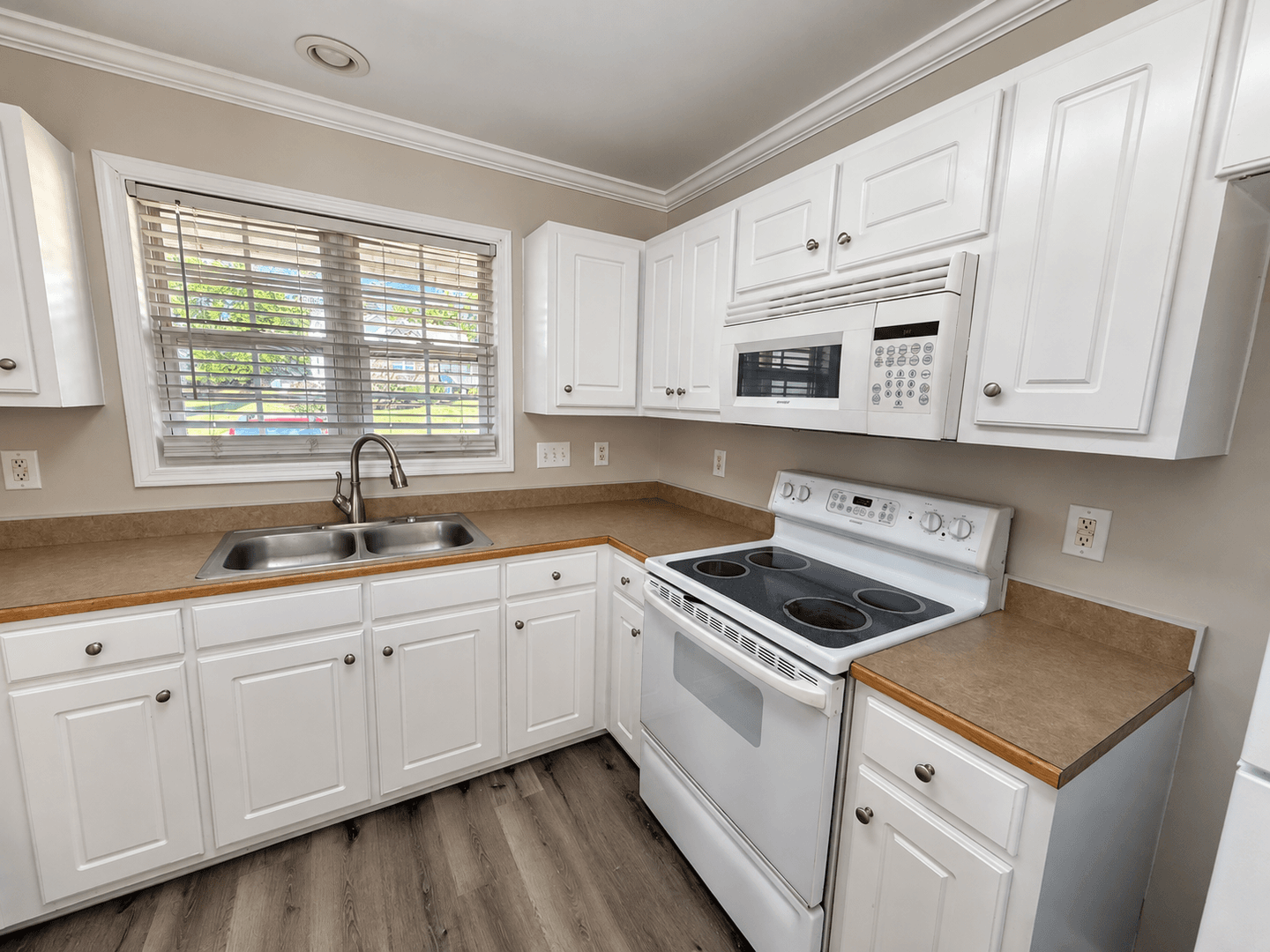 Graham House: 714 RALPH GRAHAM DRIVE