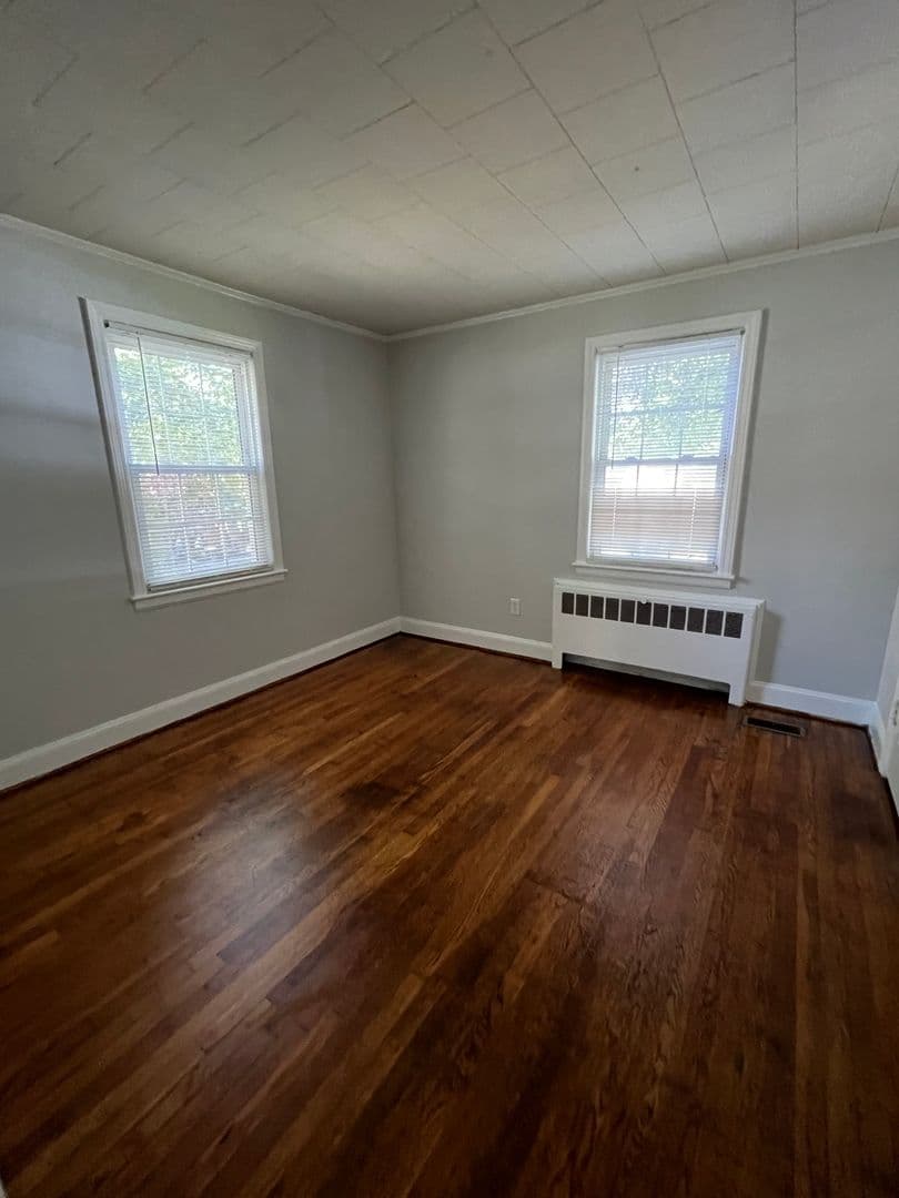 Graham Apartment: 515 N. MAIN STREET #1-4