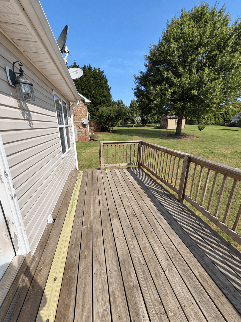 Graham House: 714 RALPH GRAHAM DRIVE