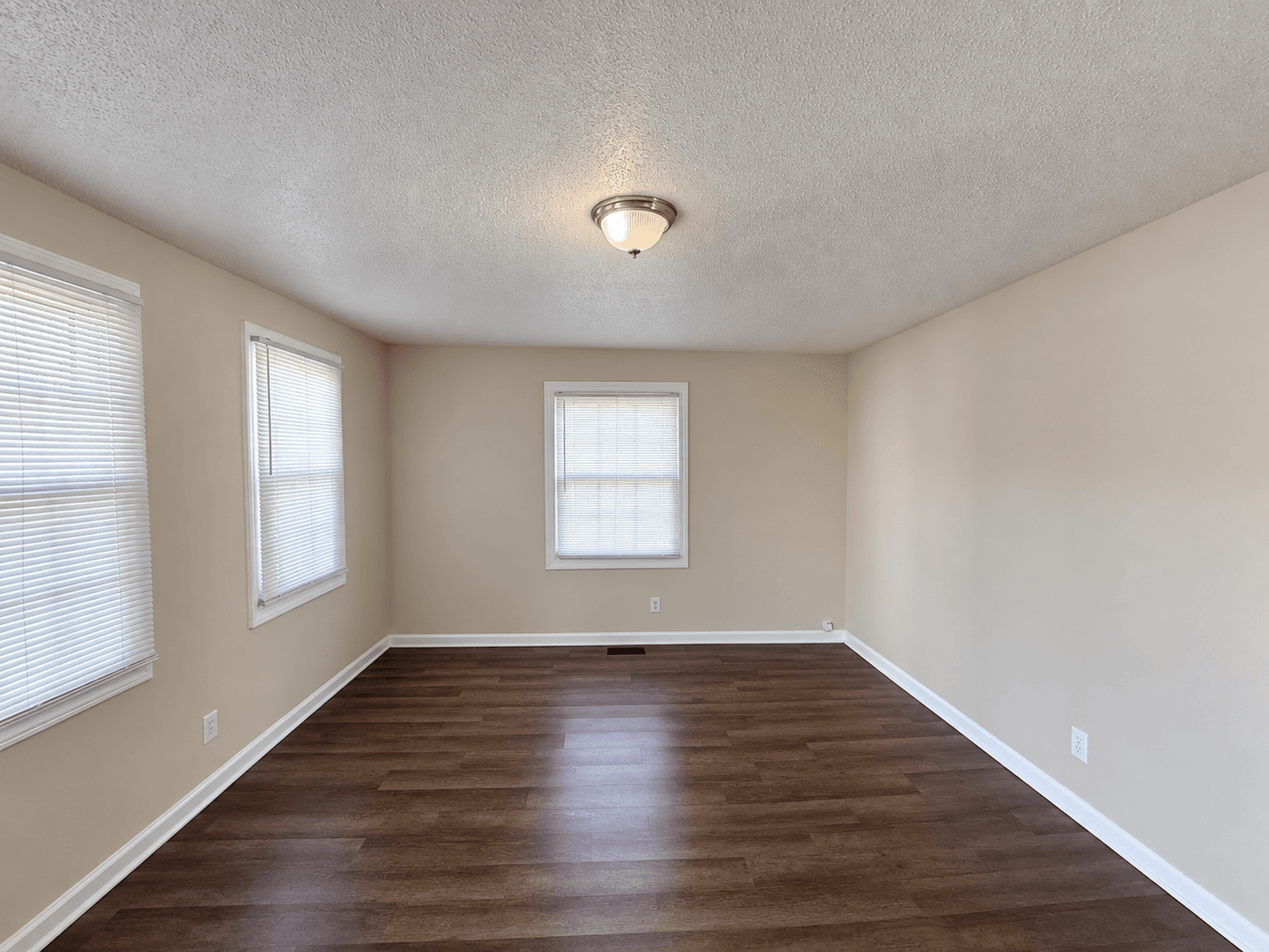 Graham House: 901 Checker St
