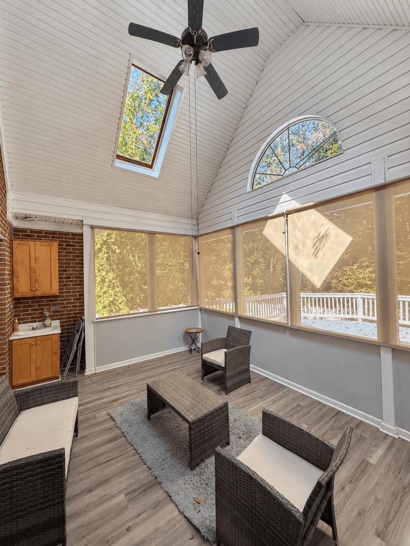 Mebane House: 2040 Webster Grove Dr