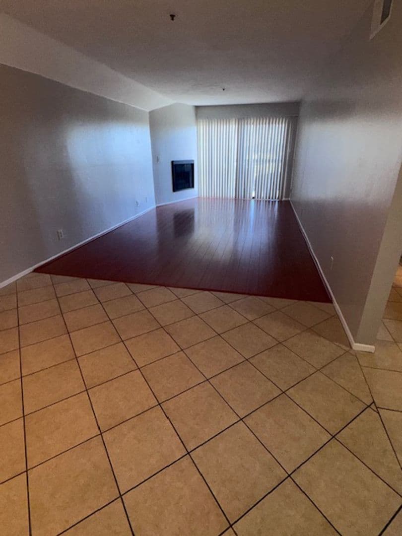 Sun Valley Apartment: 7817 Vineland Avenue