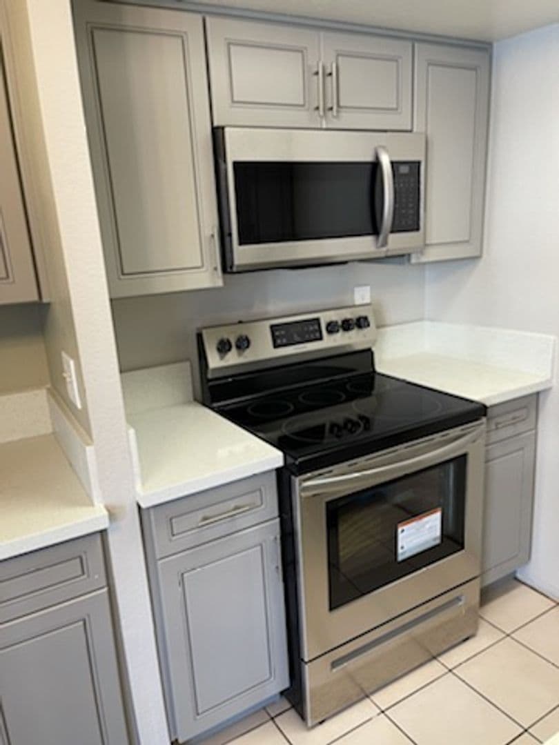 Los Angeles Apartment: 5332 Russell Avenue