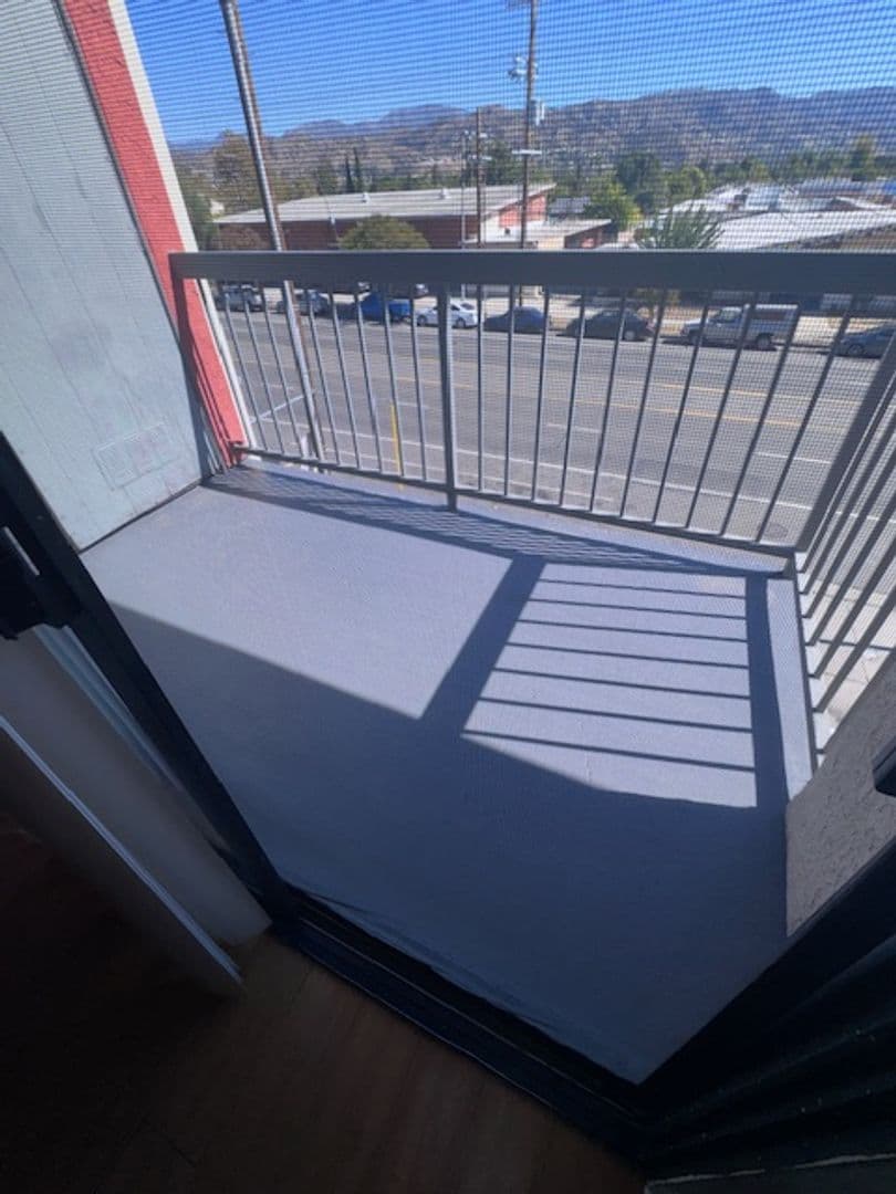 Sun Valley Apartment: 7817 Vineland Avenue