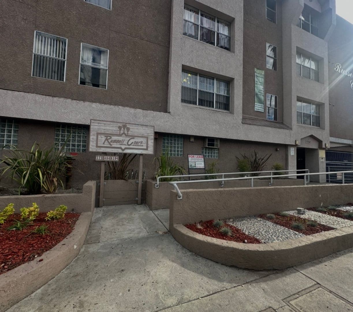 Los Angeles Apartment: 5332 Russell Avenue