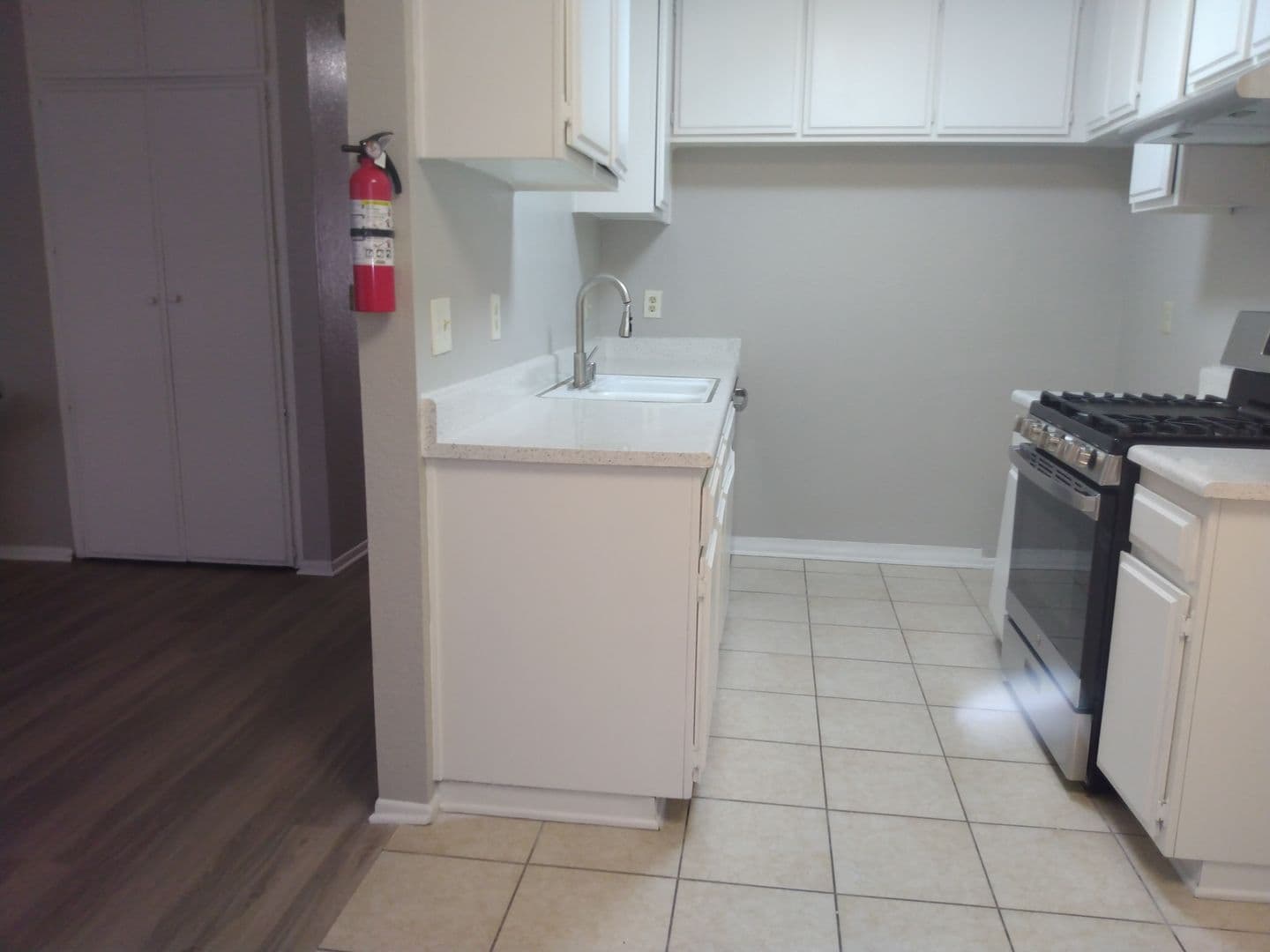 Panorama City Apartment: 9205 Van Nuys Boulevard
