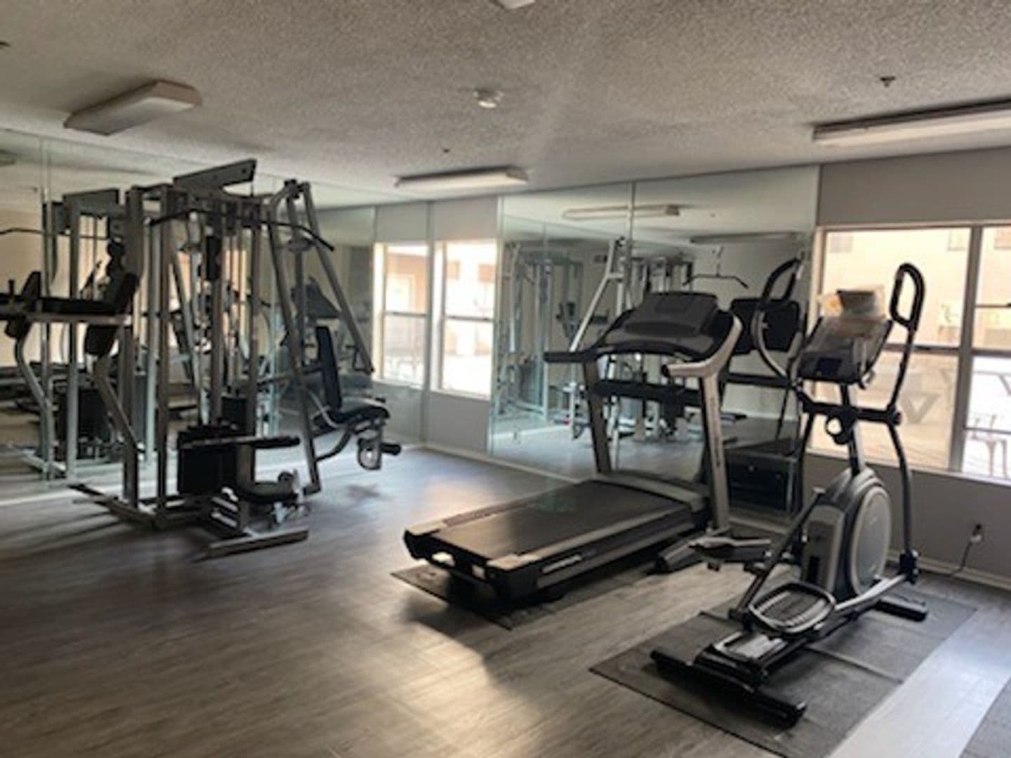 Los Angeles Apartment: 5332 Russell Avenue