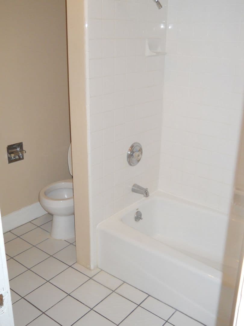Pasadena Apartment: 249 N. Euclid Avenue