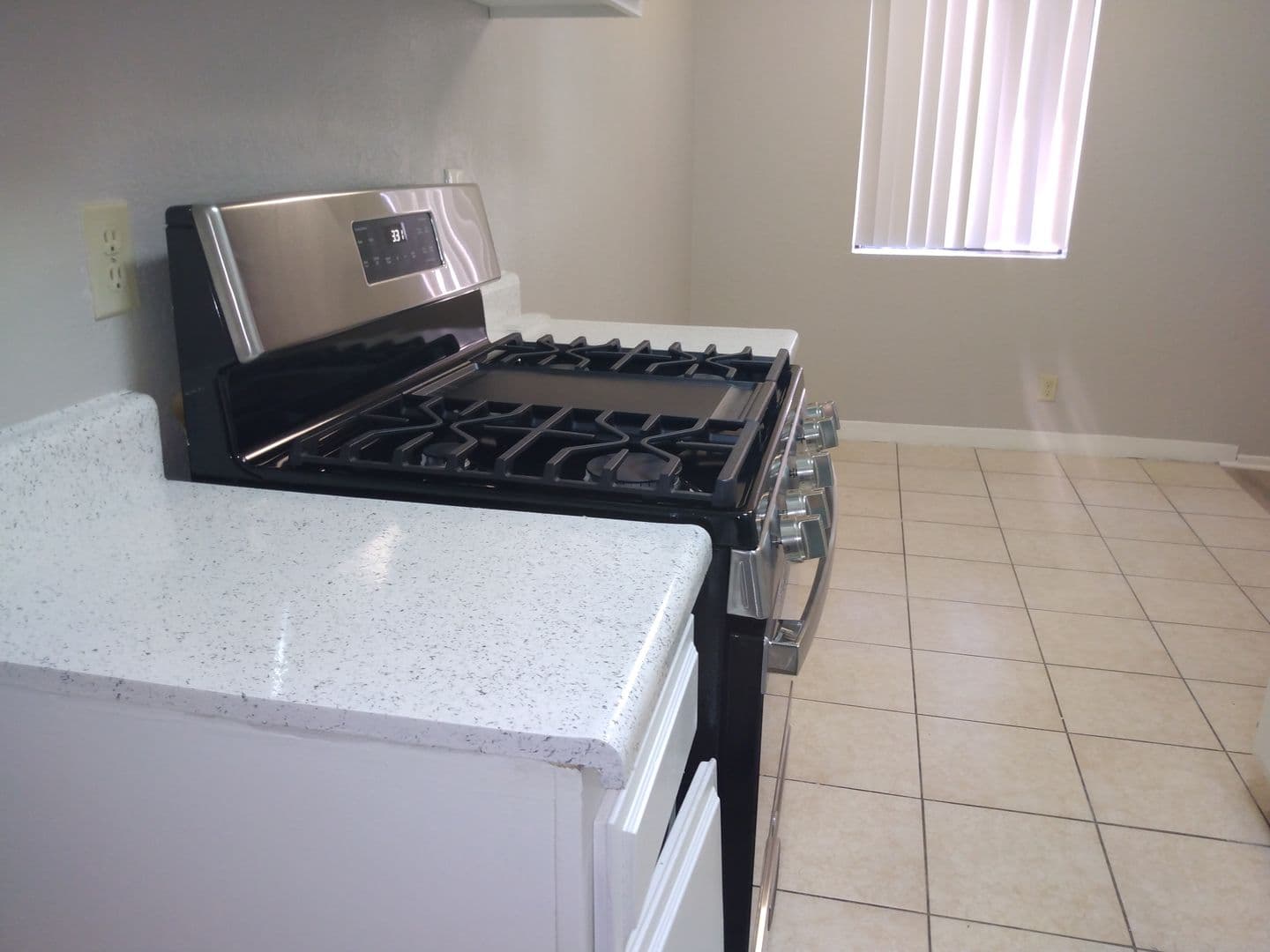 Panorama City Apartment: 9205 Van Nuys Boulevard