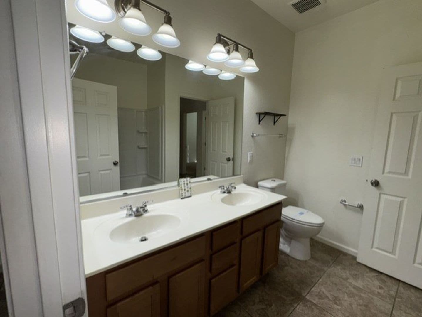 Glendale House: 13004 W. Fleetwood Lane