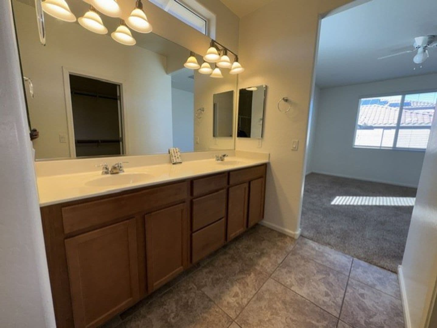 Glendale House: 13004 W. Fleetwood Lane