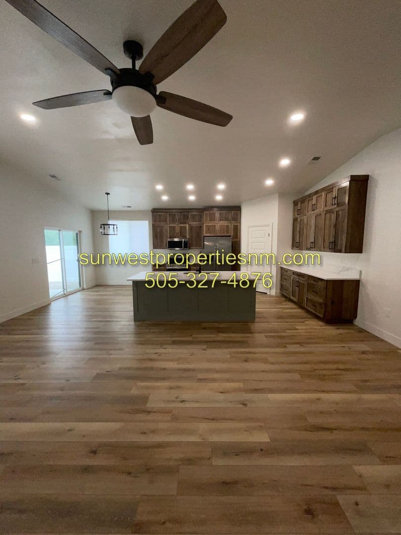 Farmington House: 5600 The Greens Ct.