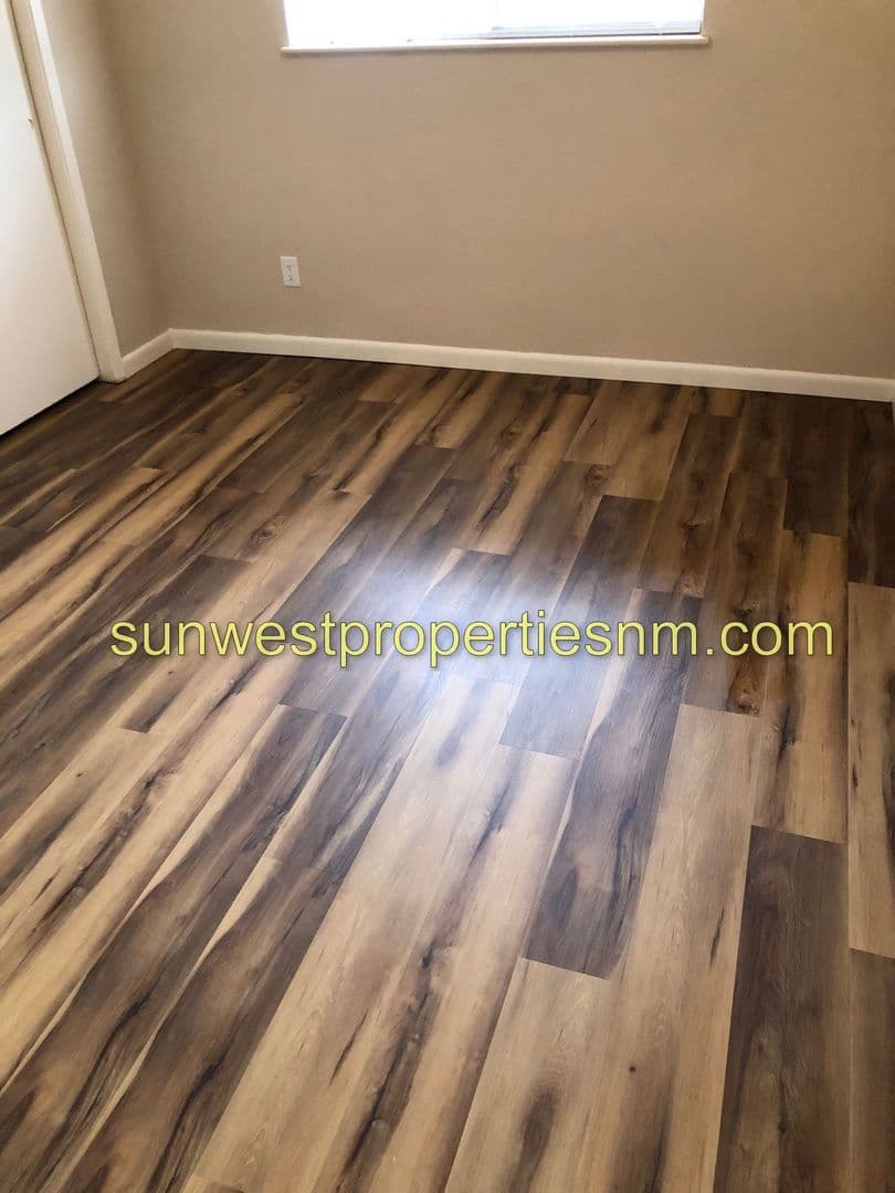 Farmington Apartment: 1011 E. Navajo