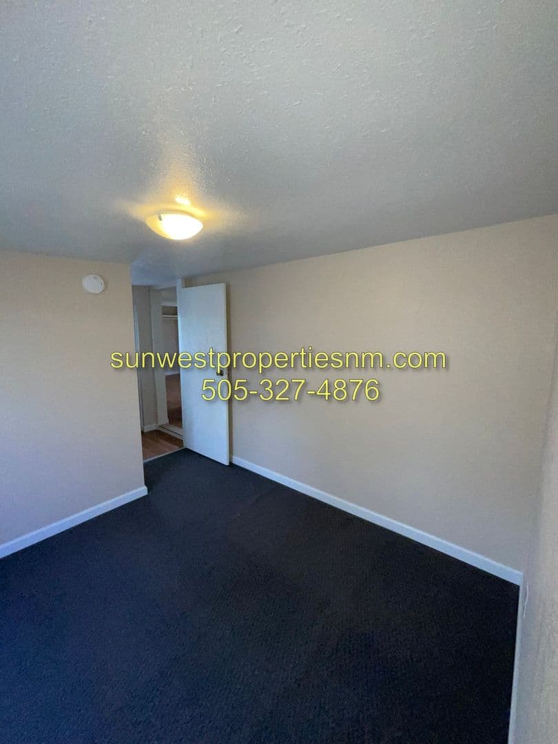 Farmington House: 1608 El Redondo Cir.