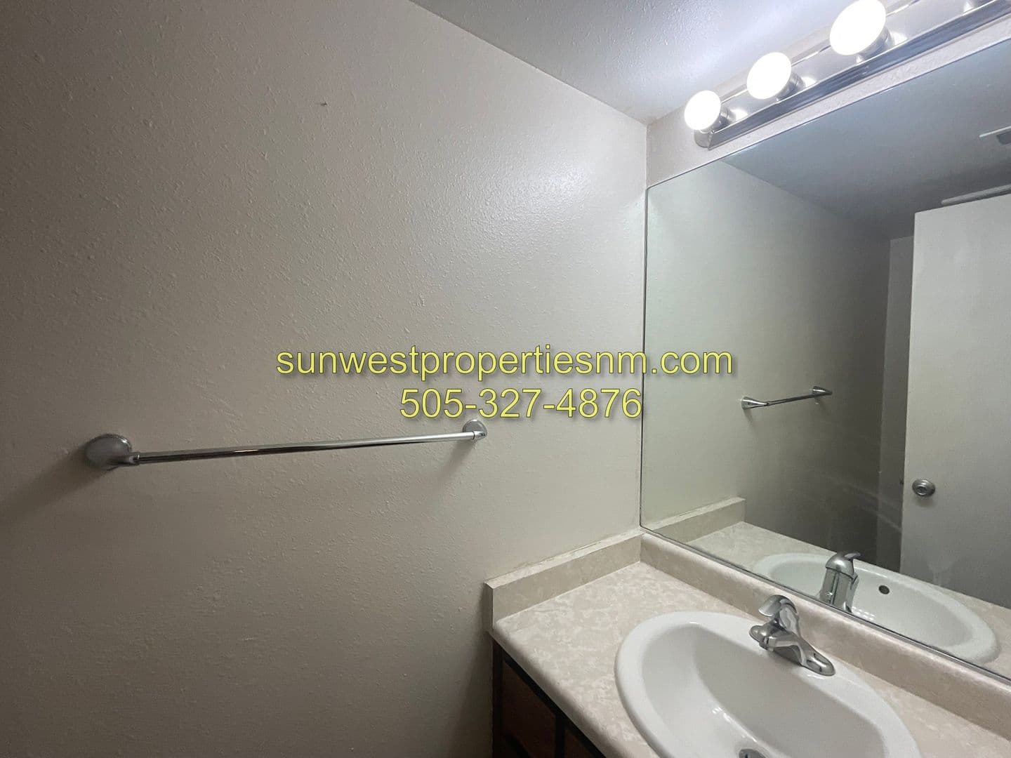 Farmington Apartment: 3706 Carlton