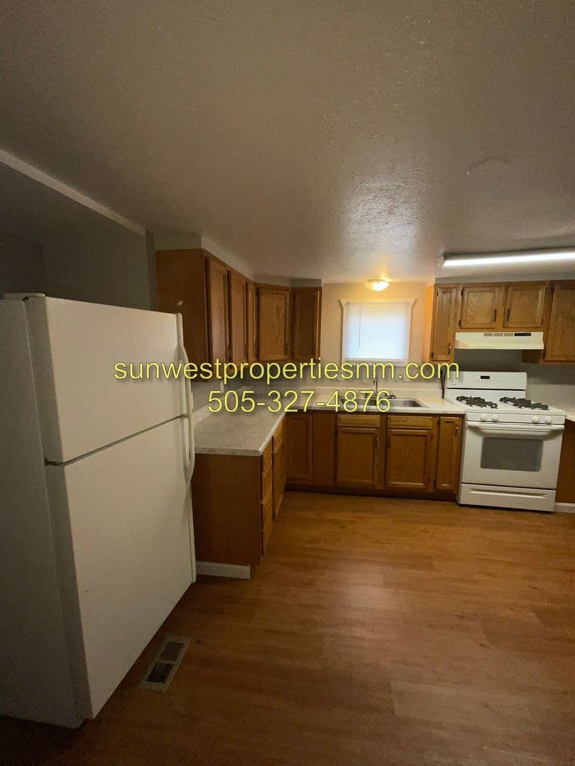 Farmington House: 1608 El Redondo Cir.