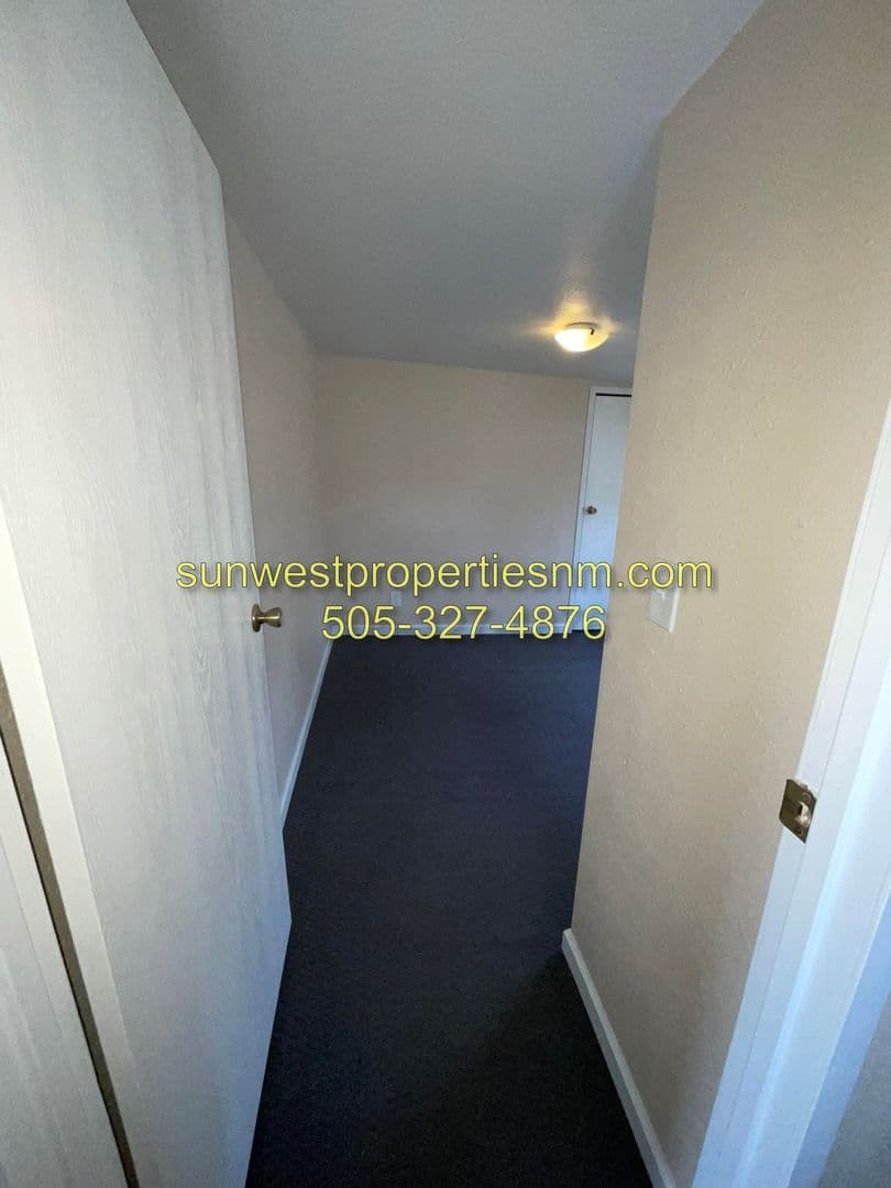 Farmington House: 1608 El Redondo Cir.
