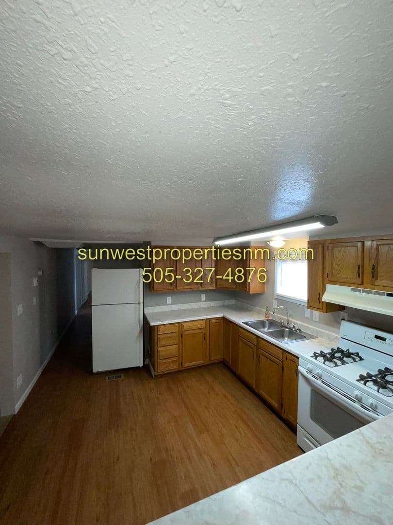 Farmington House: 1608 El Redondo Cir.