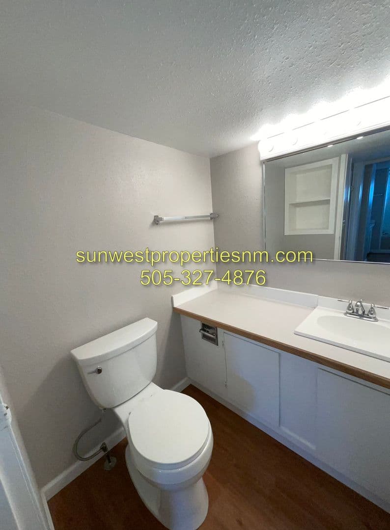 Farmington House: 1608 El Redondo Cir.