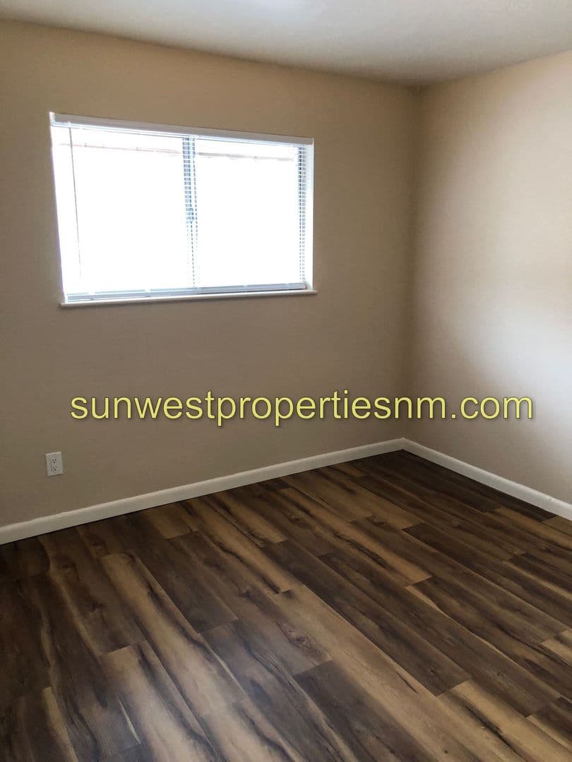 Farmington Apartment: 1011 E. Navajo