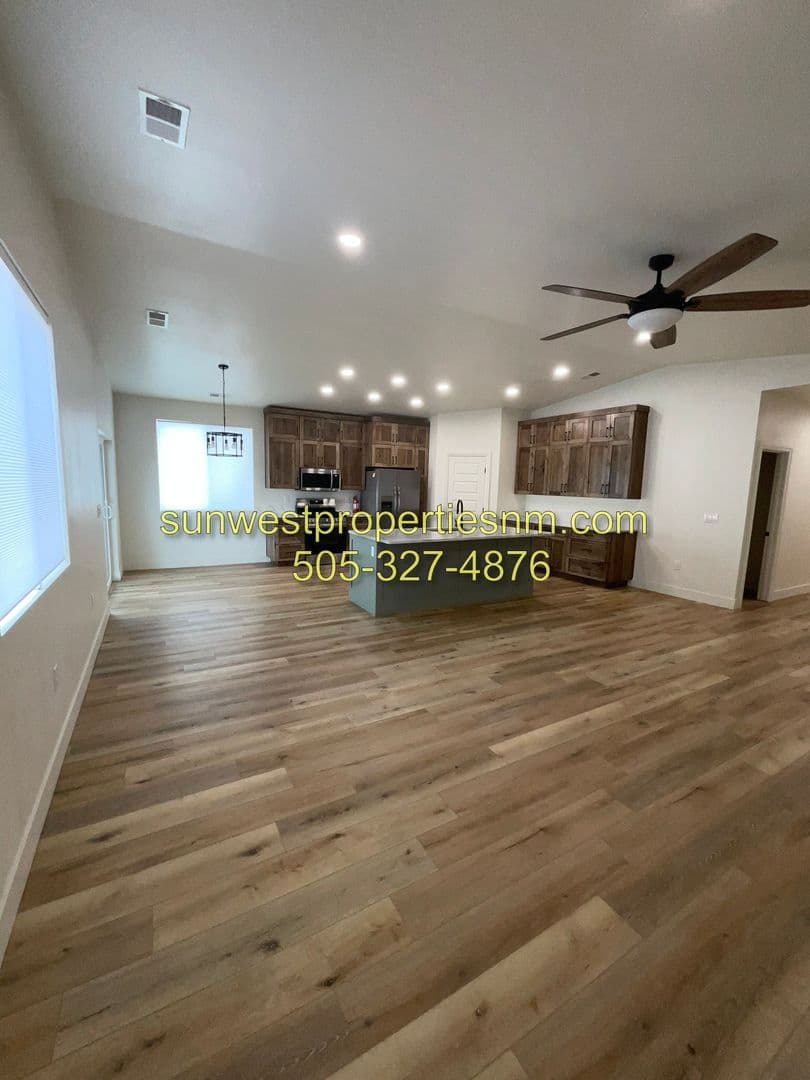 Farmington House: 5600 The Greens Ct.