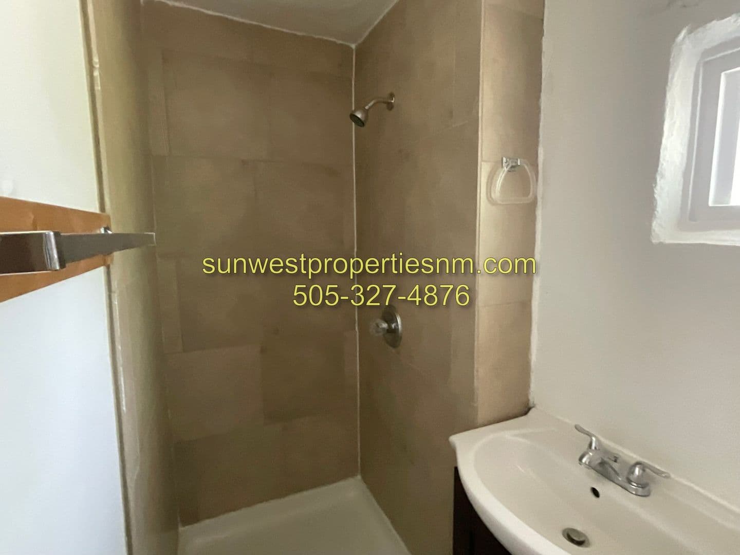 Aztec Apartment: 316 NE Aztec Blvd.