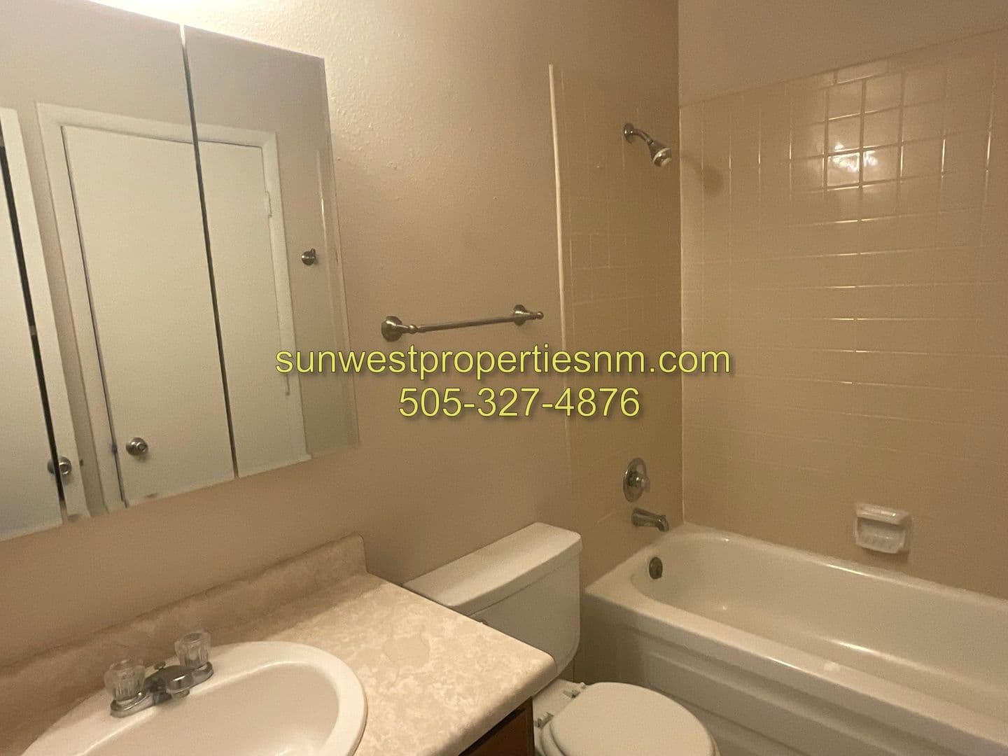 Farmington Apartment: 3706 Carlton