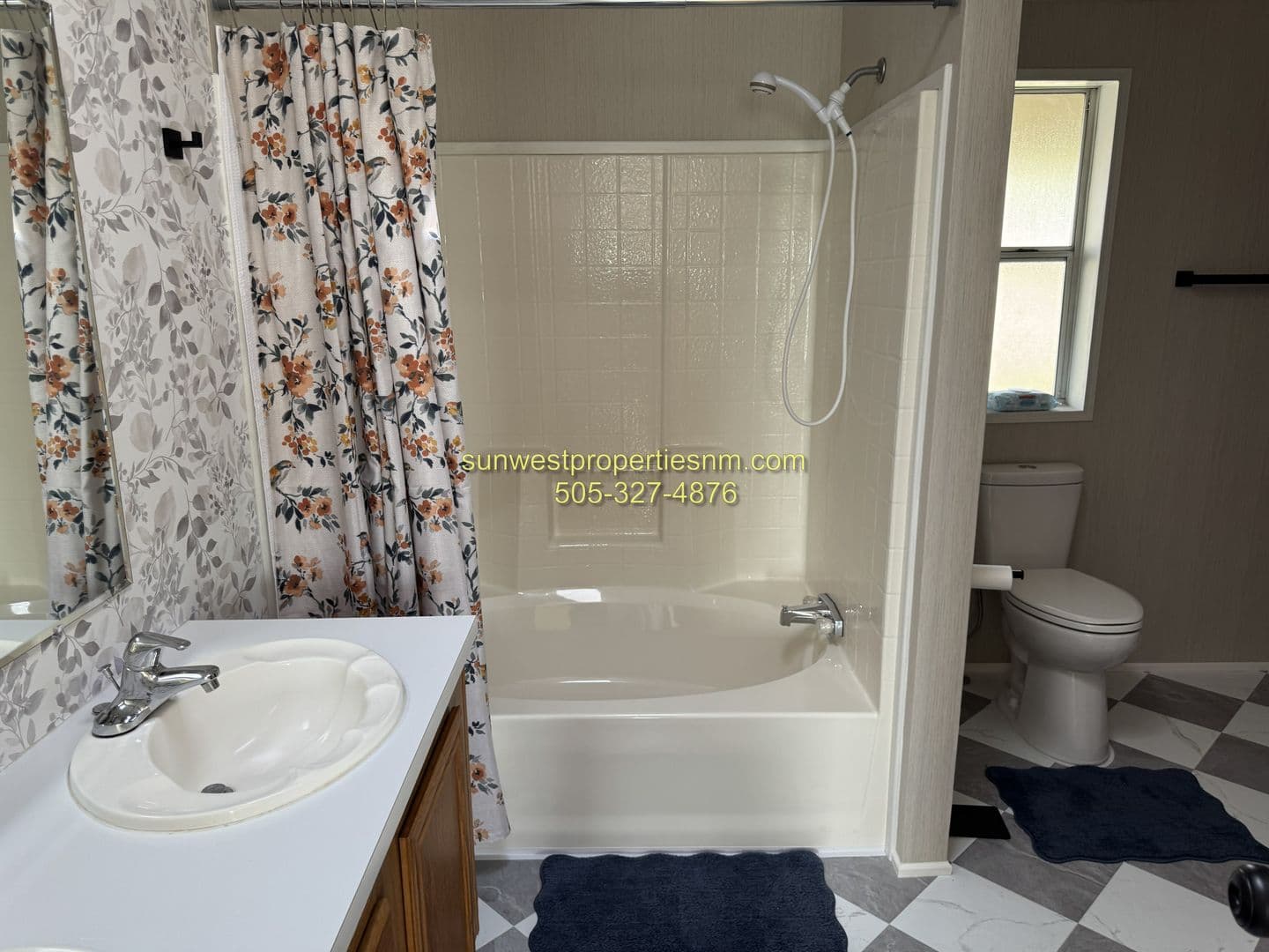 Bloomfield House: 814 Saiz Ln #B