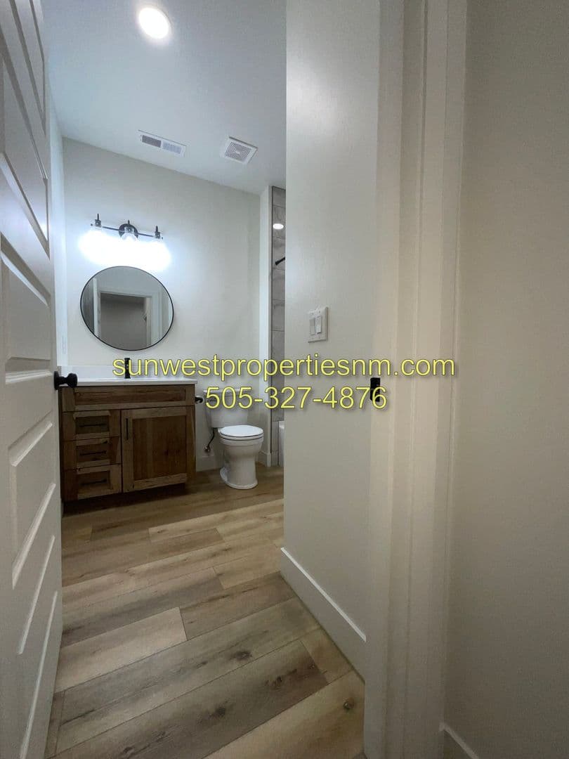 Farmington House: 5600 The Greens Ct.