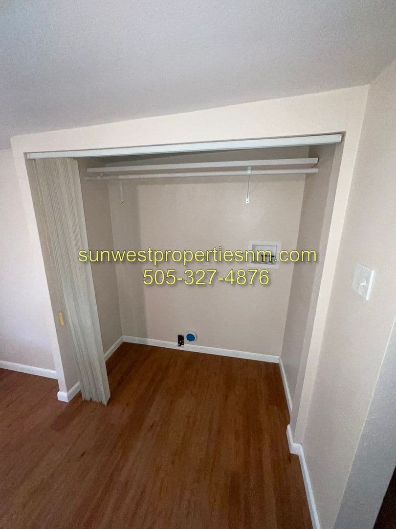 Farmington House: 1608 El Redondo Cir.
