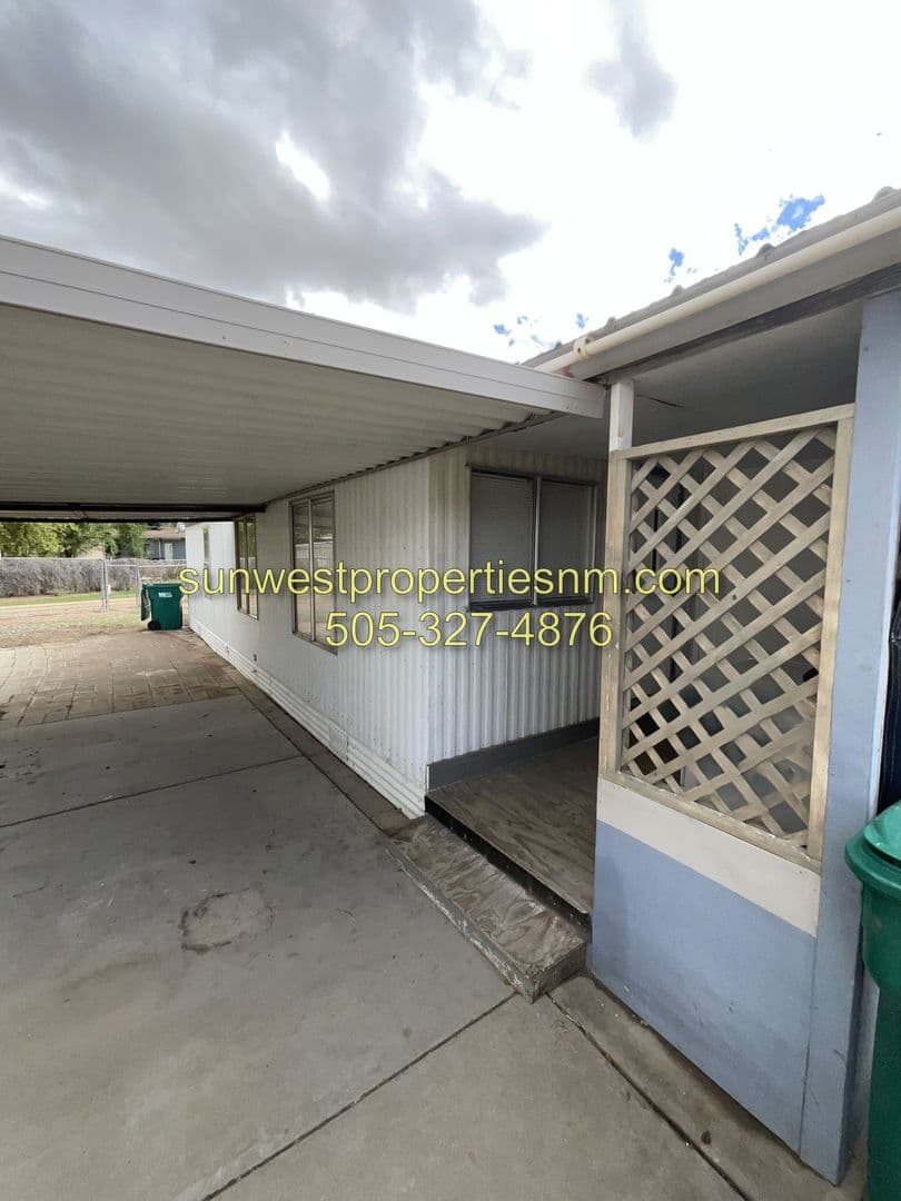 Farmington House: 1608 El Redondo Cir.