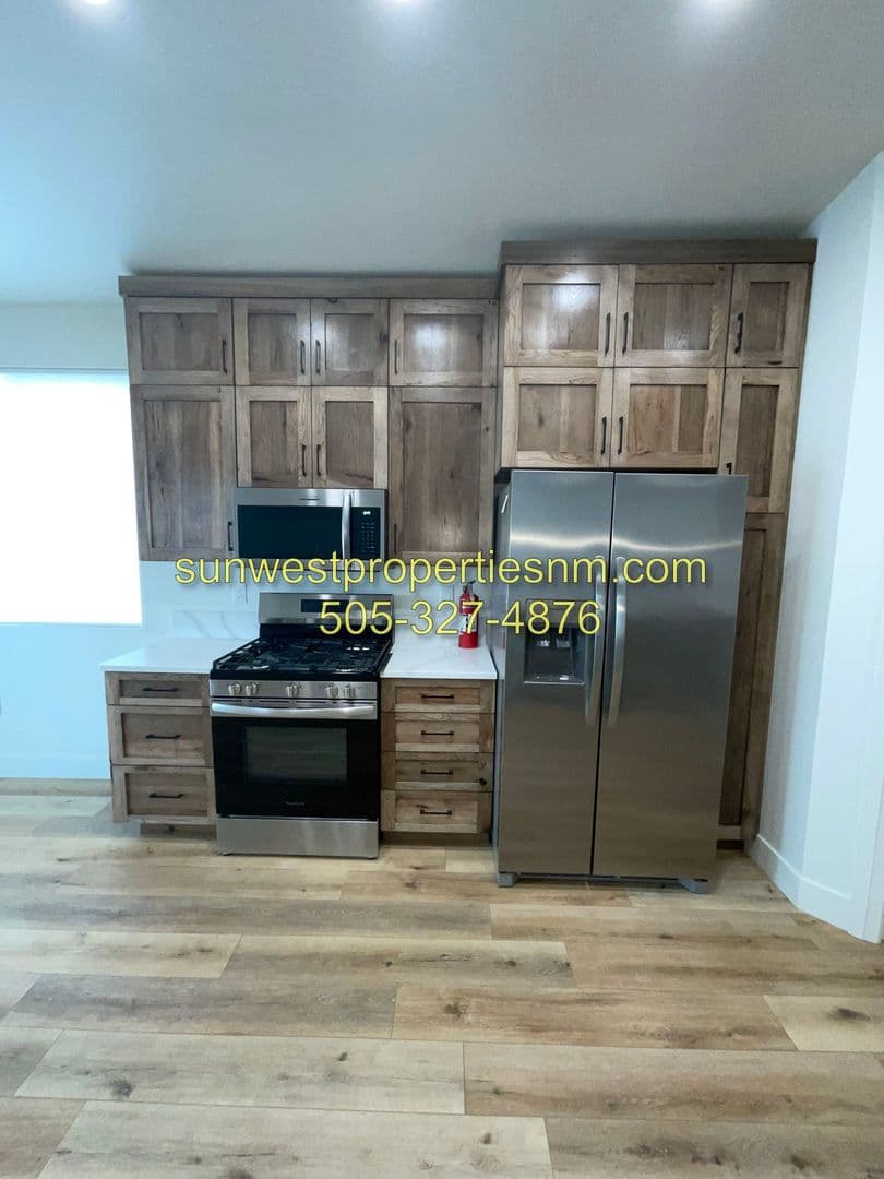 Farmington House: 5600 The Greens Ct.