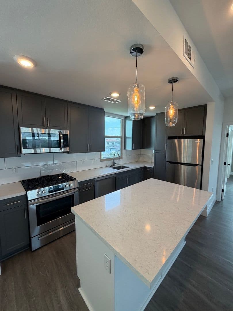 Whittier Apartment: 8115 Via Alta