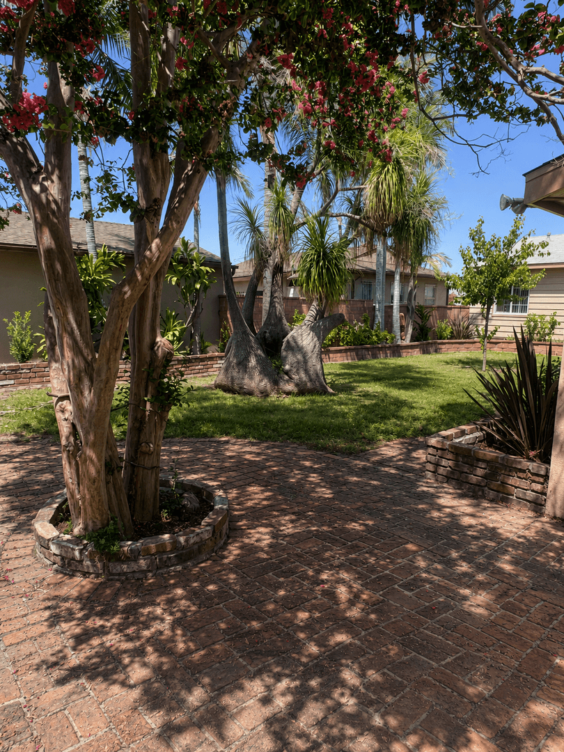 Whittier House: 13736 Cornishcrest Dr