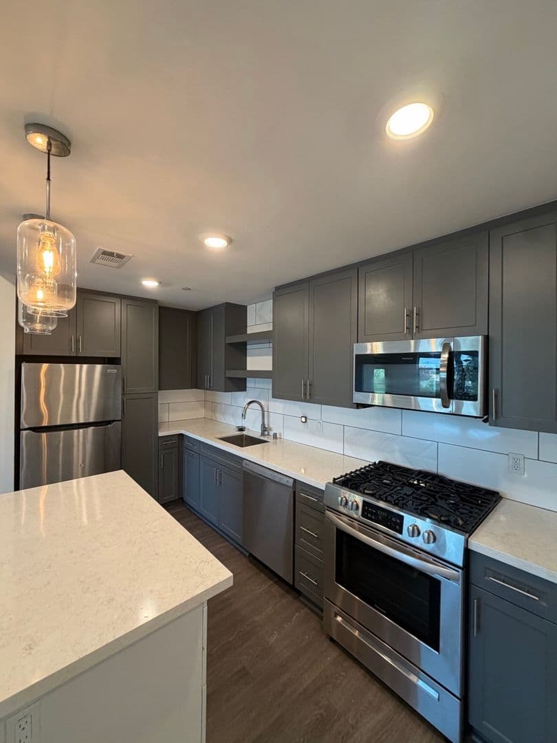 Whittier Apartment: 8115 Via Alta