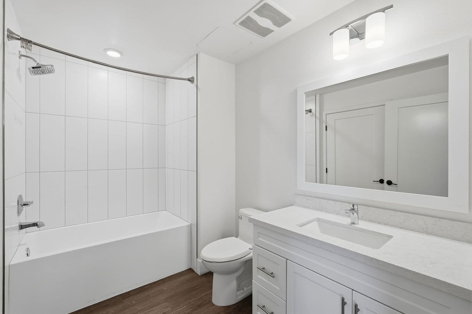 Whittier Apartment: 8115 Via Alta