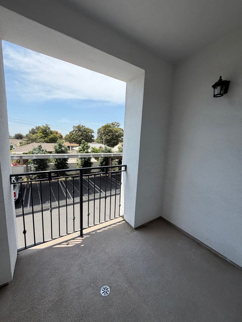 Whittier Apartment: 8115 Via Alta