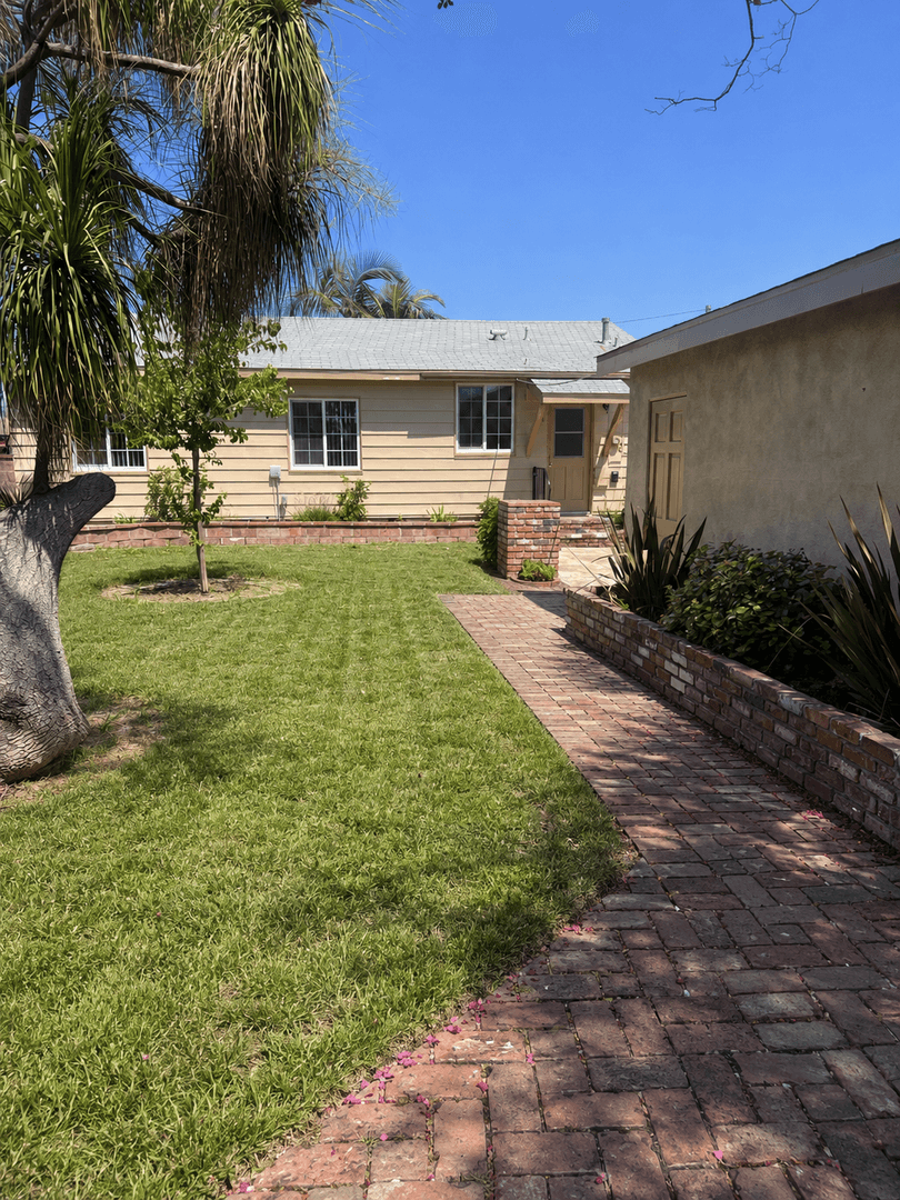 Whittier House: 13736 Cornishcrest Dr