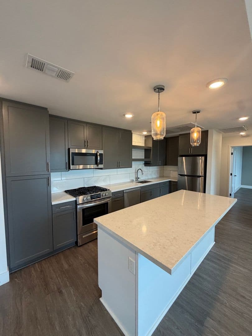 Whittier Apartment: 8115 Via Alta