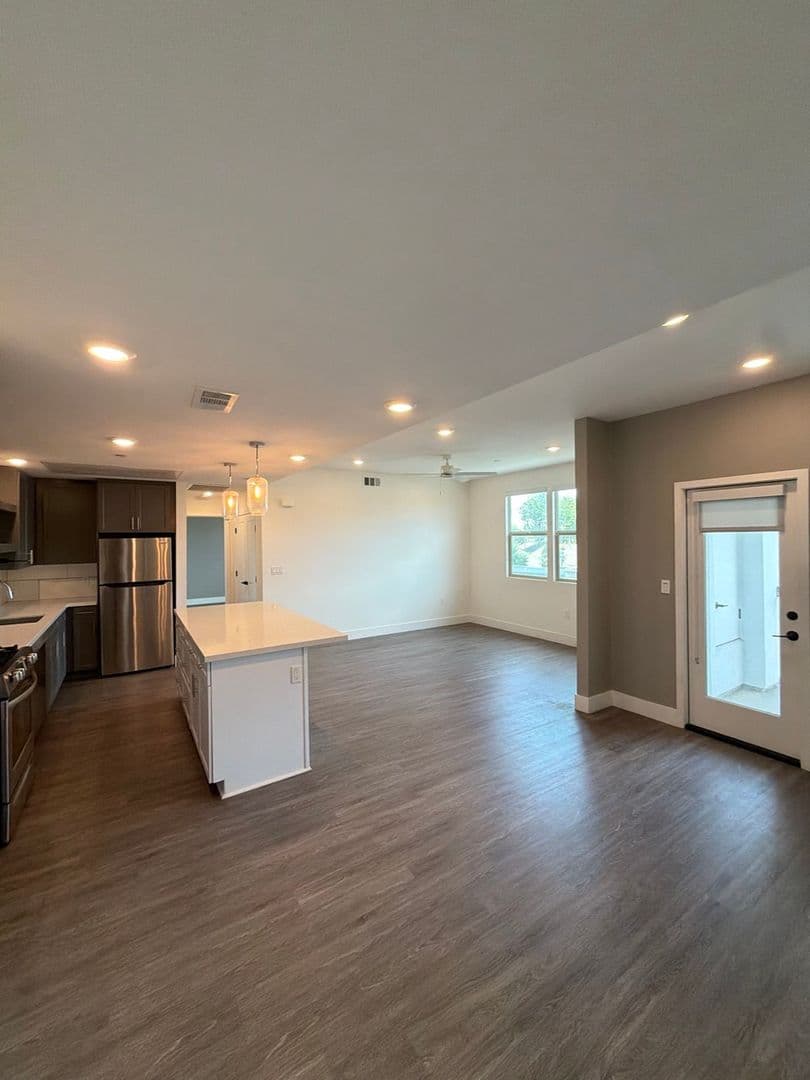 Whittier Apartment: 8115 Via Alta