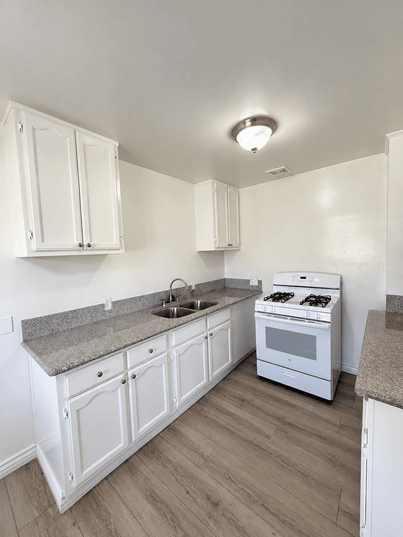 Whittier Apartment: 7647 Milton Ave