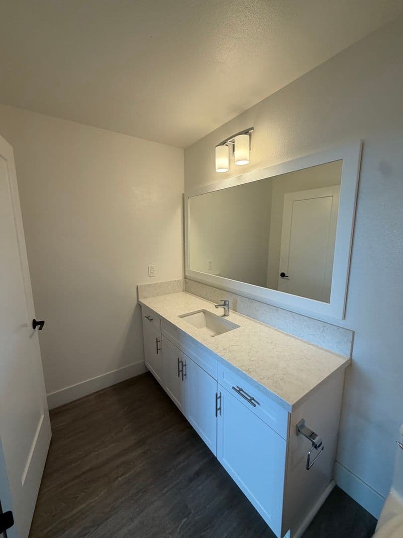 Whittier Apartment: 8115 Via Alta