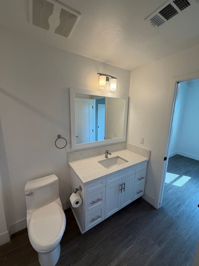 Whittier Apartment: 8115 Via Alta