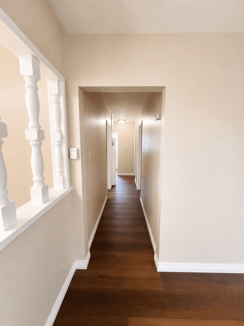 Whittier House: 13736 Cornishcrest Dr