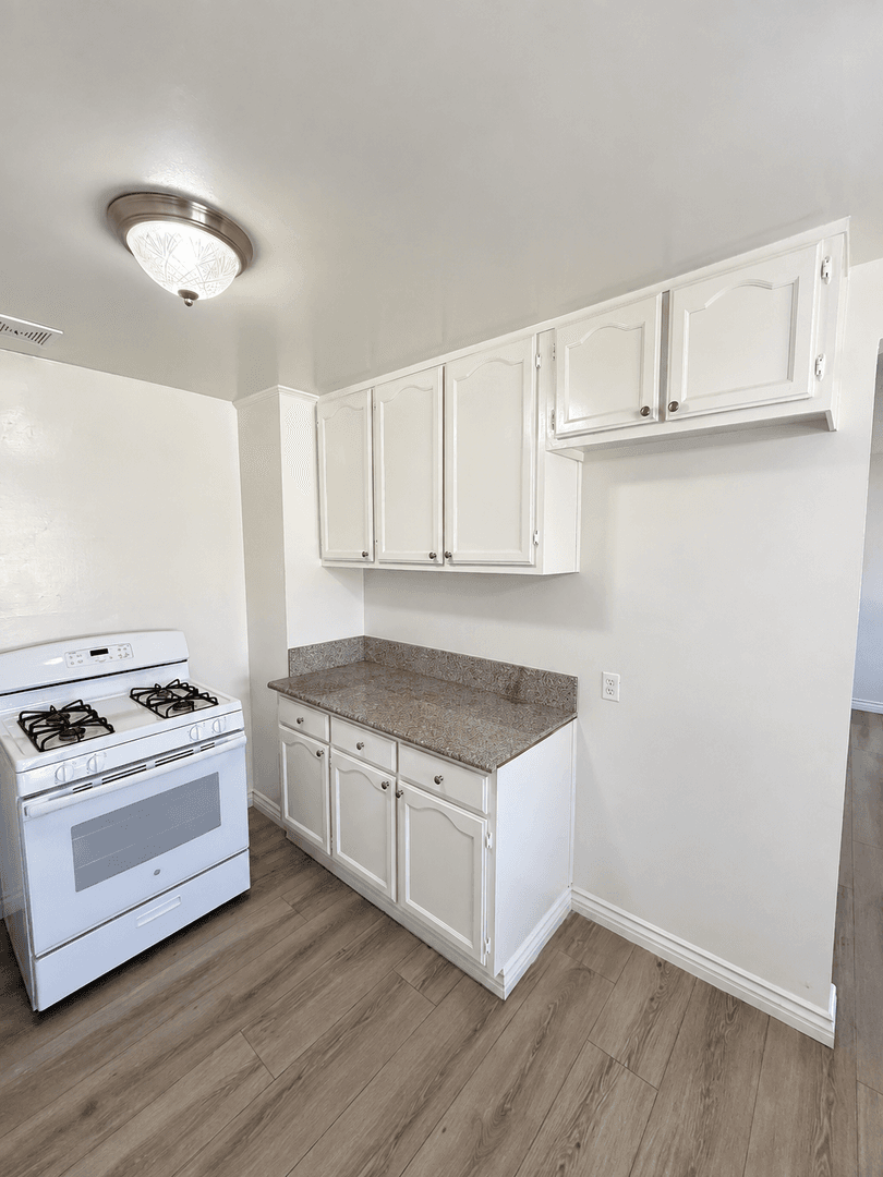 Whittier Apartment: 7647 Milton Ave
