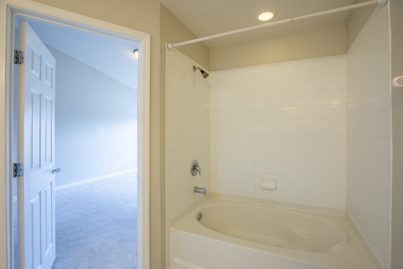 Jacksonville House: 13292 Stone Pond Dr