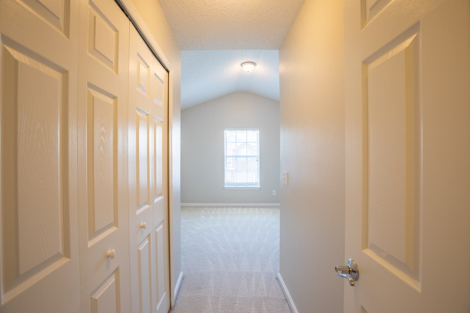 Jacksonville House: 13292 Stone Pond Dr