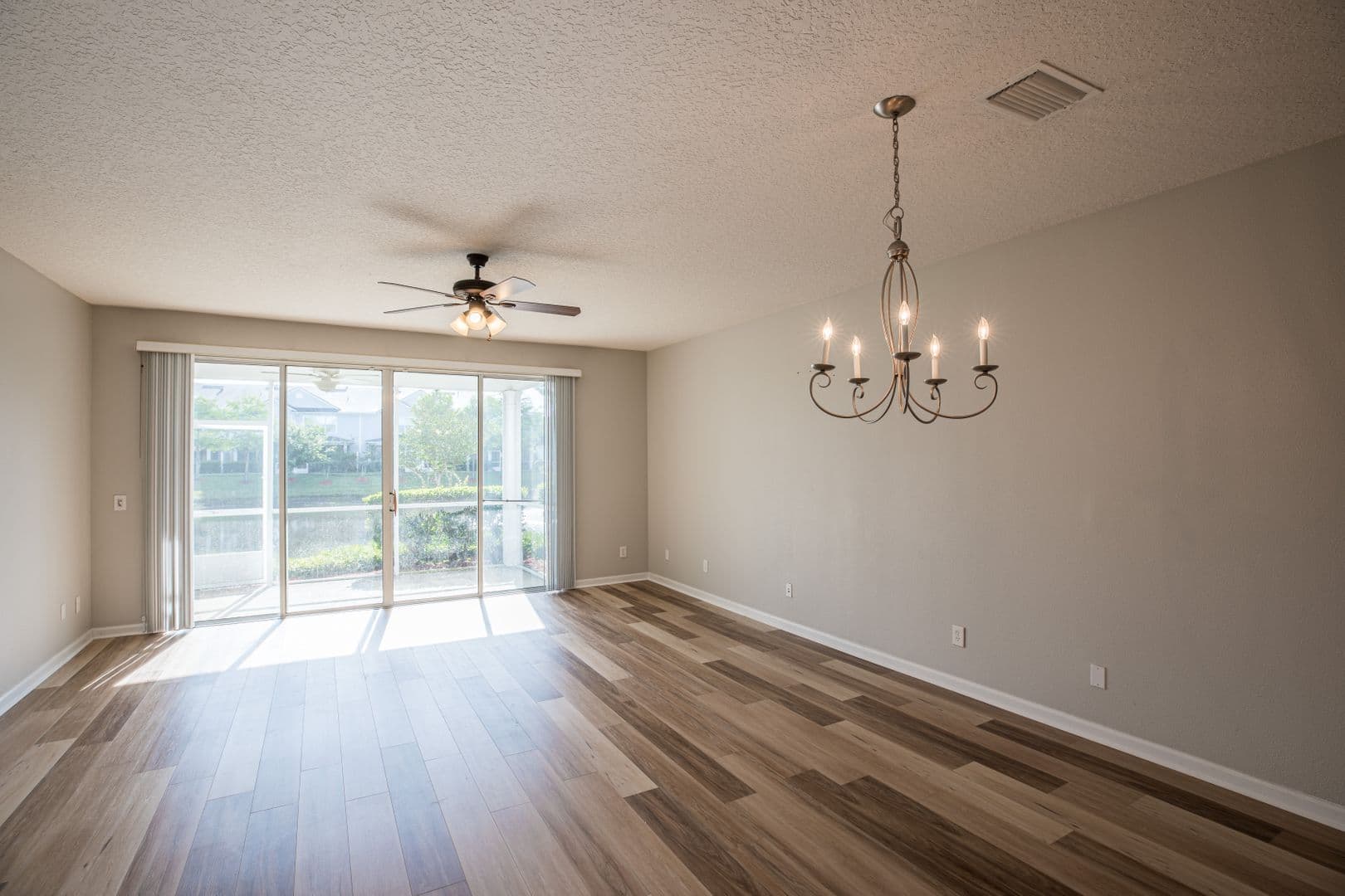 Jacksonville House: 13292 Stone Pond Dr