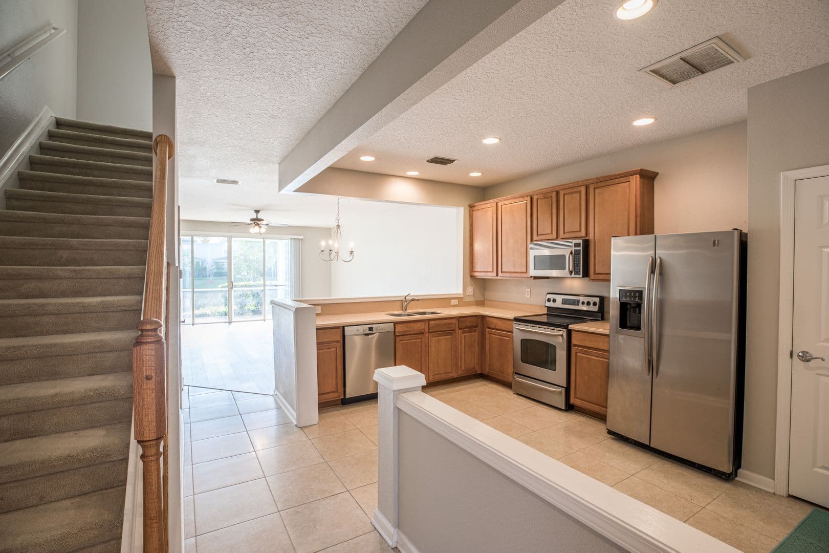 Jacksonville House: 13292 Stone Pond Dr